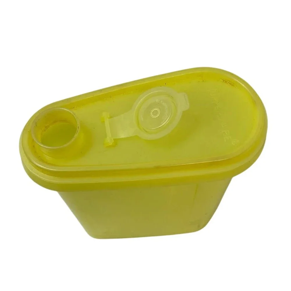 Tupperware vintage yellow
